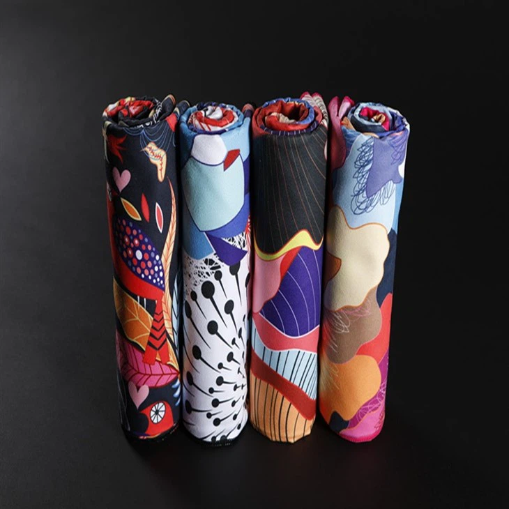 Greitai džiūstantis mikropluošto paplūdimio rankšluostis