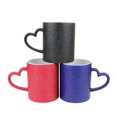 Širdies formos rankenos puodelis